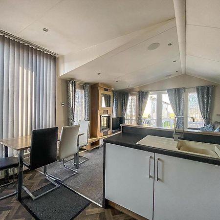 Luxury Caravan At Seaview Holiday Park In Kent Ref 47034Pb Whitstable Extérieur photo