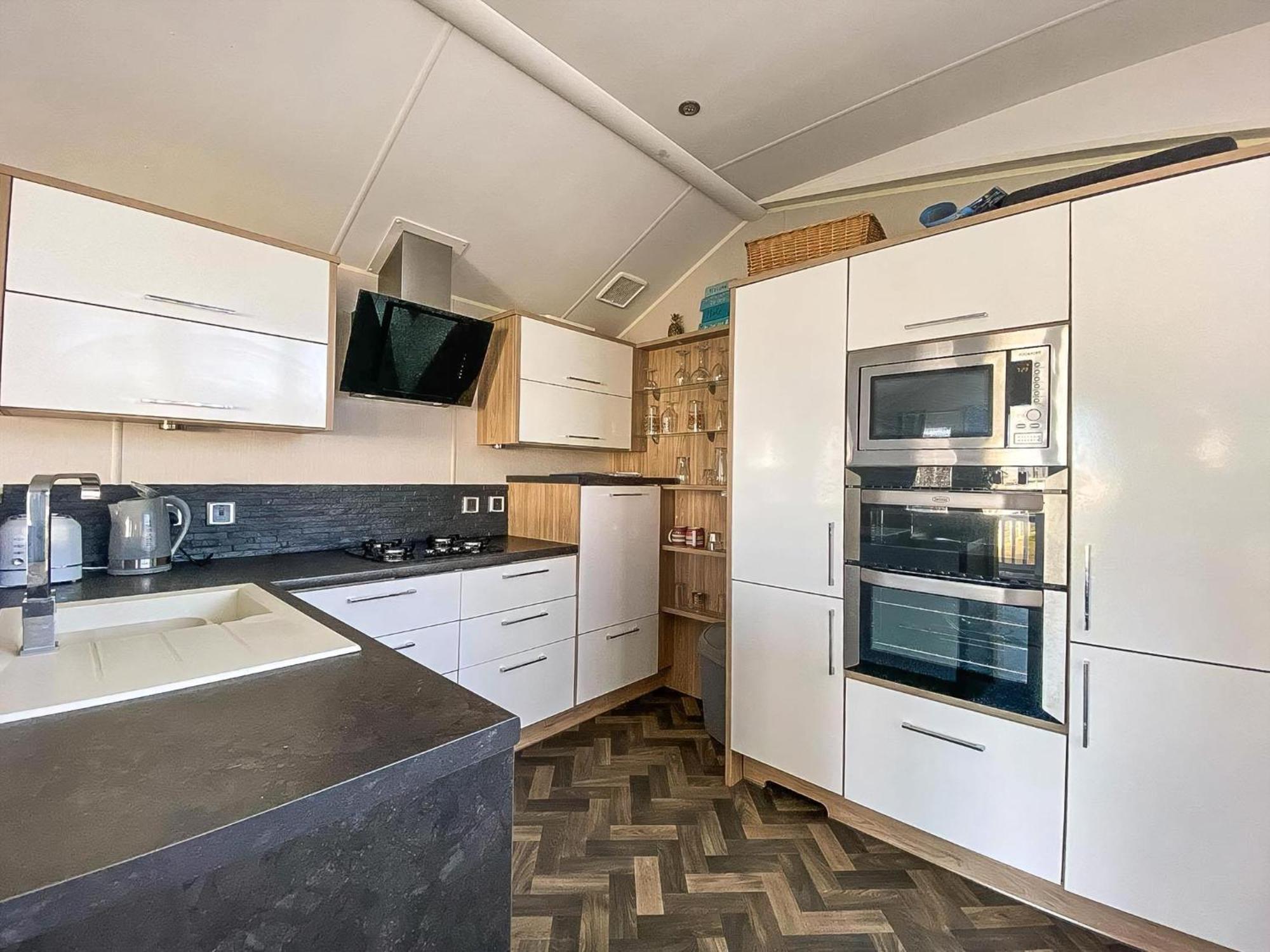 Luxury Caravan At Seaview Holiday Park In Kent Ref 47034Pb Whitstable Extérieur photo