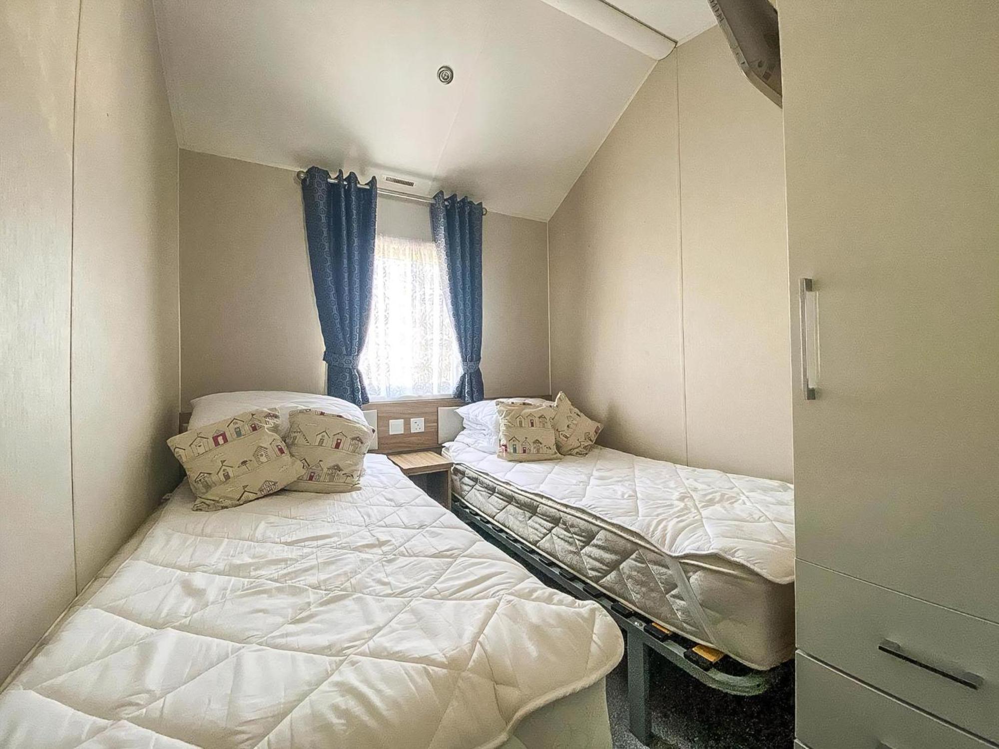 Luxury Caravan At Seaview Holiday Park In Kent Ref 47034Pb Whitstable Extérieur photo