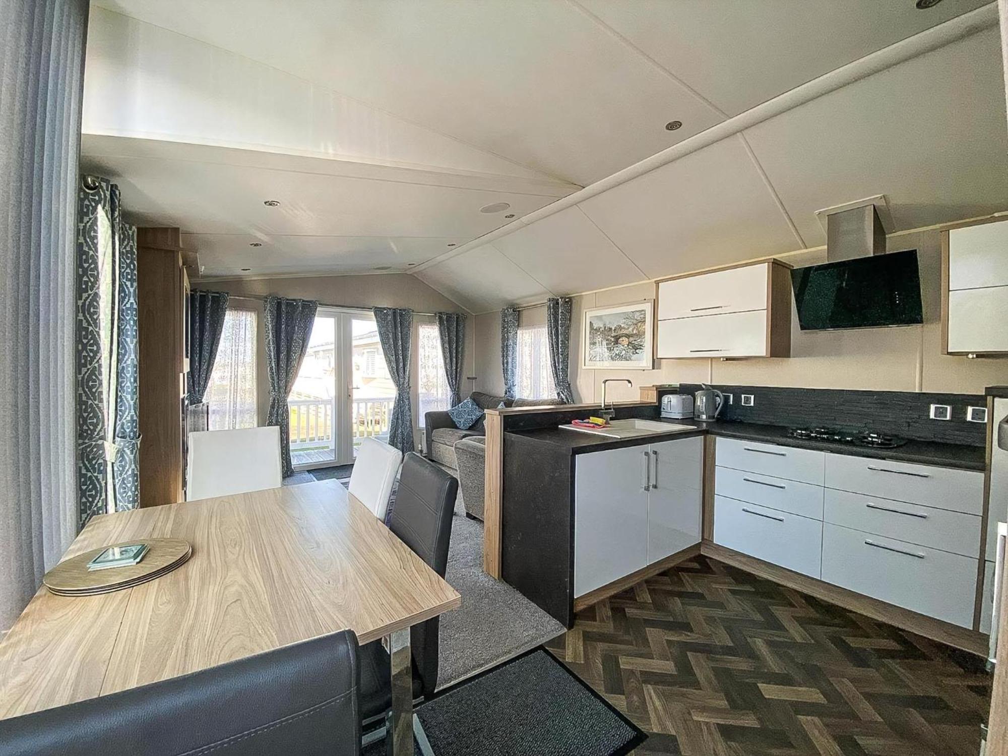 Luxury Caravan At Seaview Holiday Park In Kent Ref 47034Pb Whitstable Extérieur photo