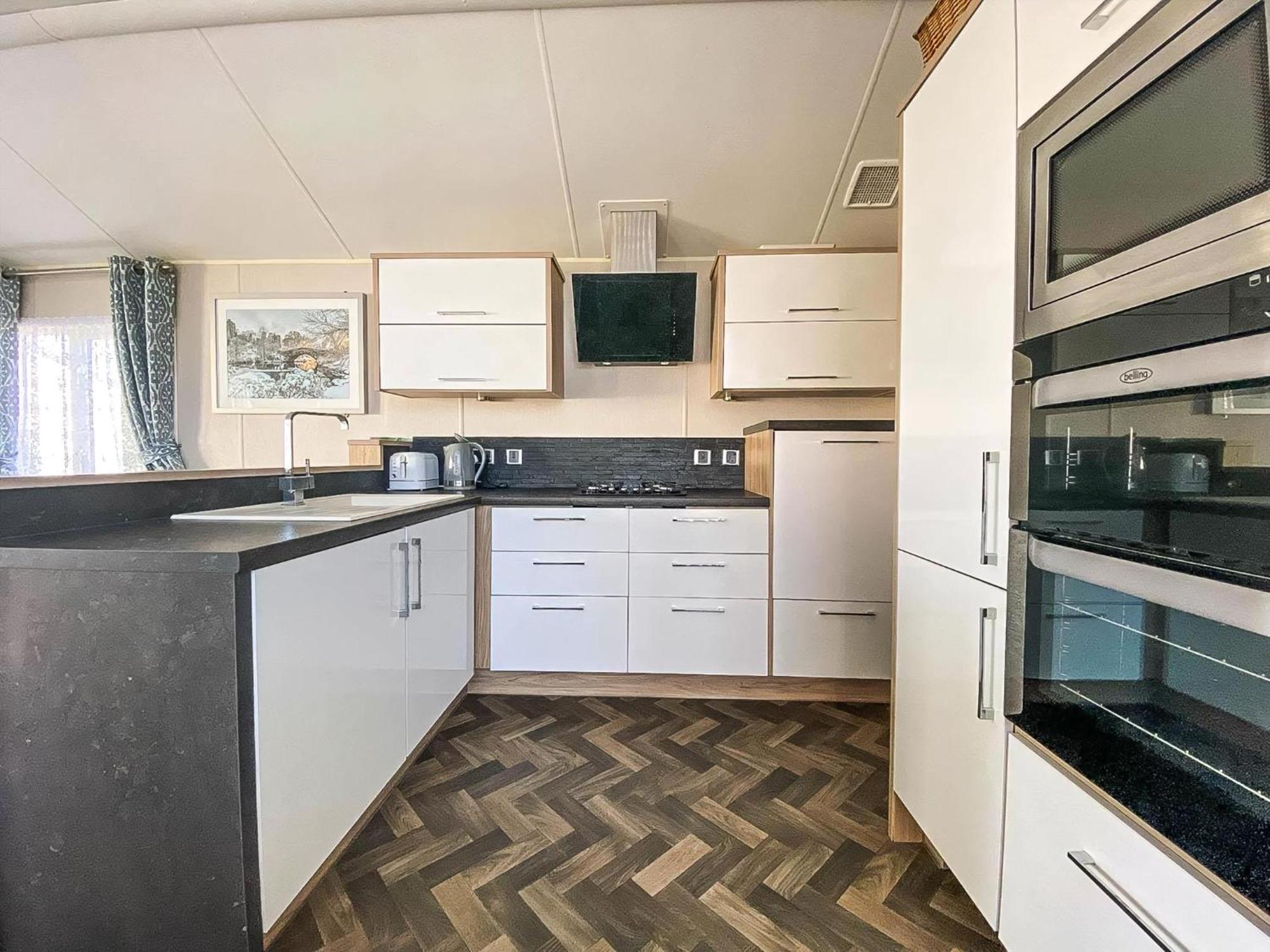 Luxury Caravan At Seaview Holiday Park In Kent Ref 47034Pb Whitstable Extérieur photo